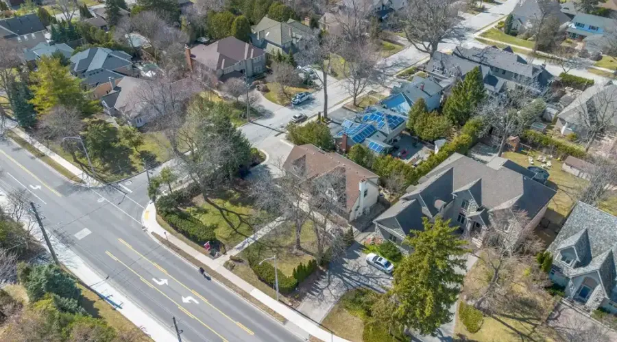 3325 Lakeshore Rd, Burlington, Ontario, L7N 1B1, Canada, 5 Bedrooms Bedrooms, ,4 BathroomsBathrooms,Residential,For Sale,Lakeshore Rd,1753403