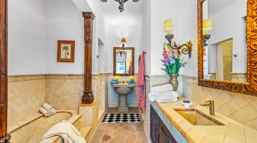 La Gran Casa del Parque, San Miguel de Allende, 37700, Mexico, 7 Bedrooms Bedrooms, ,7 BathroomsBathrooms,Residential,For Sale,La Gran Casa del Parque,1753993