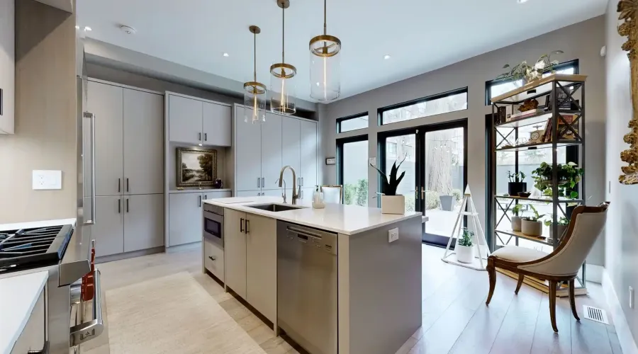 10 Webster Ave, Toronto, Ontario, Canada, 3 Bedrooms Bedrooms, ,3 BathroomsBathrooms,Residential,For Sale,Webster,1757647