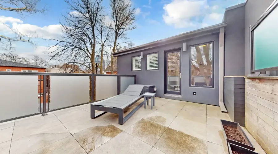 10 Webster Ave, Toronto, Ontario, Canada, 3 Bedrooms Bedrooms, ,3 BathroomsBathrooms,Residential,For Sale,Webster,1757647