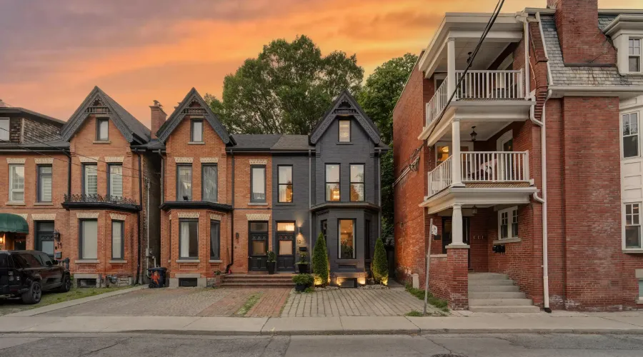 10 Webster Ave, Toronto, Ontario, Canada, 3 Bedrooms Bedrooms, ,3 BathroomsBathrooms,Residential,For Sale,Webster,1757647