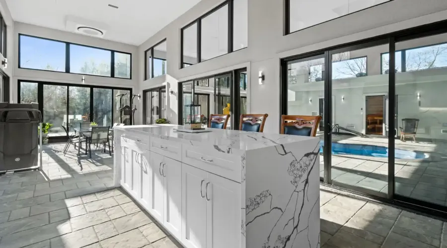 2993 Innisfil Beach Rd, Innisfil, Ontario, L9S 4C3, Canada, 4 Bedrooms Bedrooms, ,4 BathroomsBathrooms,Residential,For Sale,Innisfil Beach Rd,1761260