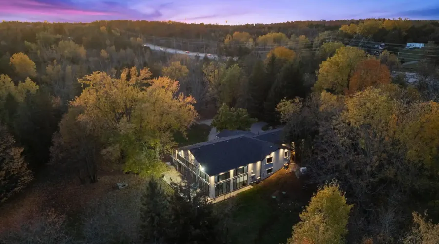 2993 Innisfil Beach Rd, Innisfil, Ontario, L9S 4C3, Canada, 4 Bedrooms Bedrooms, ,4 BathroomsBathrooms,Residential,For Sale,Innisfil Beach Rd,1761260