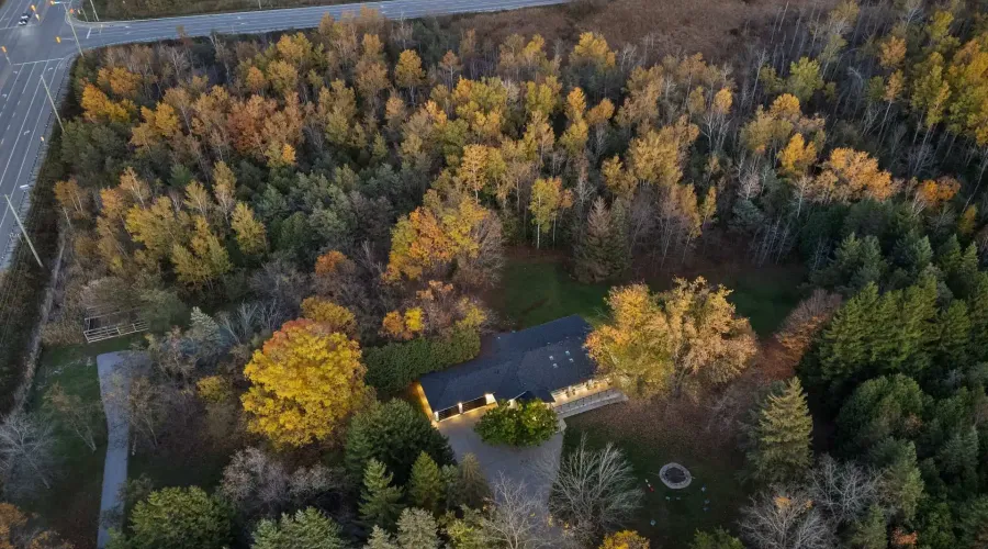 2993 Innisfil Beach Rd, Innisfil, Ontario, L9S 4C3, Canada, 4 Bedrooms Bedrooms, ,4 BathroomsBathrooms,Residential,For Sale,Innisfil Beach Rd,1761260