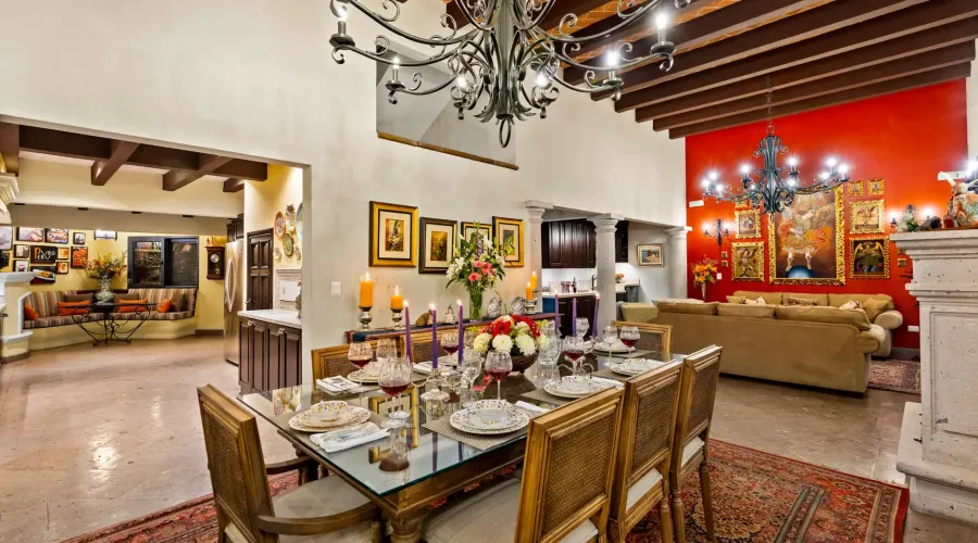 San Miguel de Allende, Mexico, 4 Bedrooms Bedrooms, ,4 BathroomsBathrooms,Residential,Pending,1768973