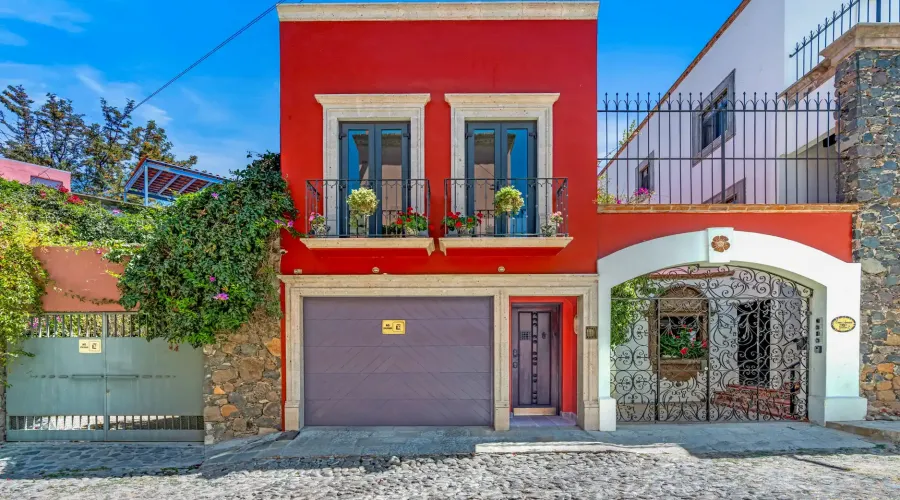 San Miguel de Allende, Mexico, 4 Bedrooms Bedrooms, ,4 BathroomsBathrooms,Residential,Pending,1768973