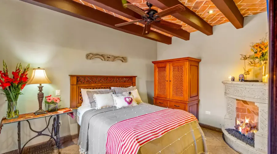 San Miguel de Allende, Mexico, 4 Bedrooms Bedrooms, ,4 BathroomsBathrooms,Residential,Pending,1768973