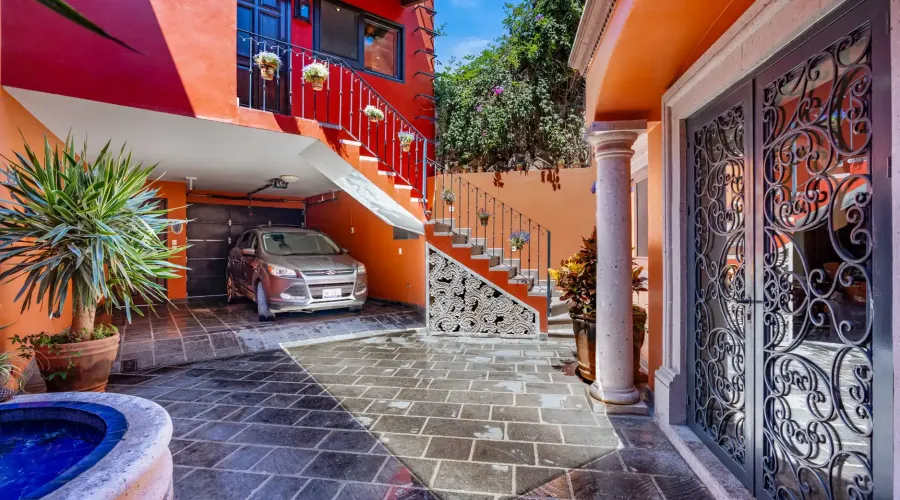 San Miguel de Allende, Mexico, 4 Bedrooms Bedrooms, ,4 BathroomsBathrooms,Residential,Pending,1768973
