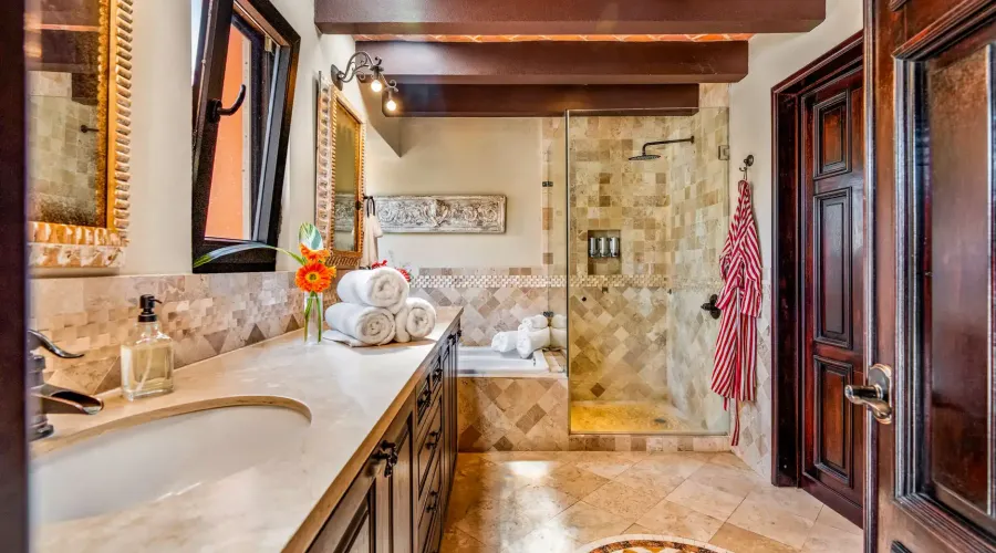 San Miguel de Allende, Mexico, 4 Bedrooms Bedrooms, ,4 BathroomsBathrooms,Residential,Pending,1768973
