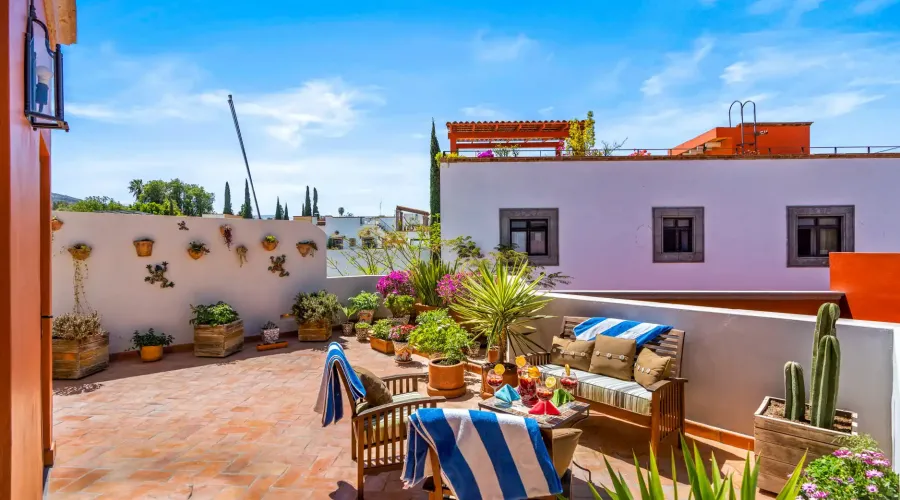 San Miguel de Allende, Mexico, 4 Bedrooms Bedrooms, ,4 BathroomsBathrooms,Residential,Pending,1768973