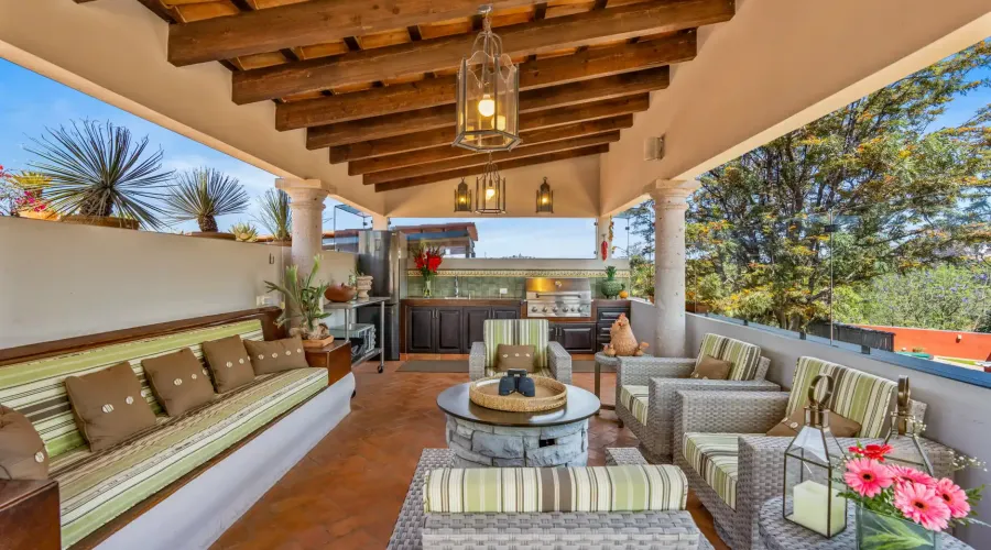 San Miguel de Allende, Mexico, 4 Bedrooms Bedrooms, ,4 BathroomsBathrooms,Residential,Pending,1768973