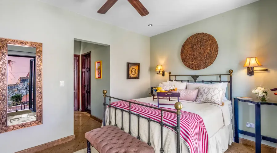 San Miguel de Allende, Mexico, 4 Bedrooms Bedrooms, ,4 BathroomsBathrooms,Residential,Pending,1768973