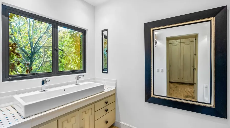 San Miguel de Allende, Mexico, 2 Bedrooms Bedrooms, ,2 BathroomsBathrooms,Residential,For Sale,1768980