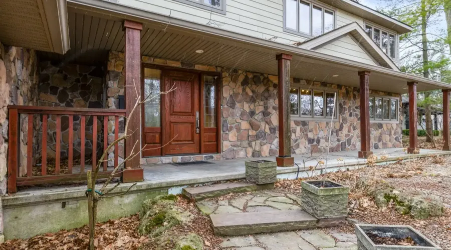 690 Meadow Wood Road, Mississauga, Ontario, L5J 2S6, Canada, 4 Bedrooms Bedrooms, ,3 BathroomsBathrooms,Residential,For Sale,Meadow Wood Road,1770194