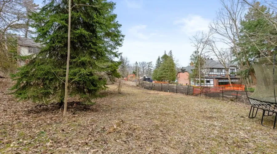 690 Meadow Wood Road, Mississauga, Ontario, L5J 2S6, Canada, 4 Bedrooms Bedrooms, ,3 BathroomsBathrooms,Residential,For Sale,Meadow Wood Road,1770194