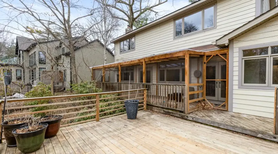 690 Meadow Wood Road, Mississauga, Ontario, L5J 2S6, Canada, 4 Bedrooms Bedrooms, ,3 BathroomsBathrooms,Residential,For Sale,Meadow Wood Road,1770194