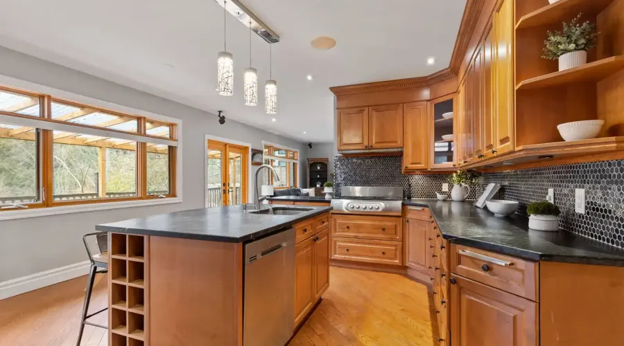 690 Meadow Wood Road, Mississauga, Ontario, L5J 2S6, Canada, 4 Bedrooms Bedrooms, ,3 BathroomsBathrooms,Residential,For Sale,Meadow Wood Road,1770194