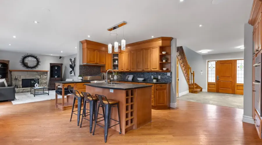 690 Meadow Wood Road, Mississauga, Ontario, L5J 2S6, Canada, 4 Bedrooms Bedrooms, ,3 BathroomsBathrooms,Residential,For Sale,Meadow Wood Road,1770194
