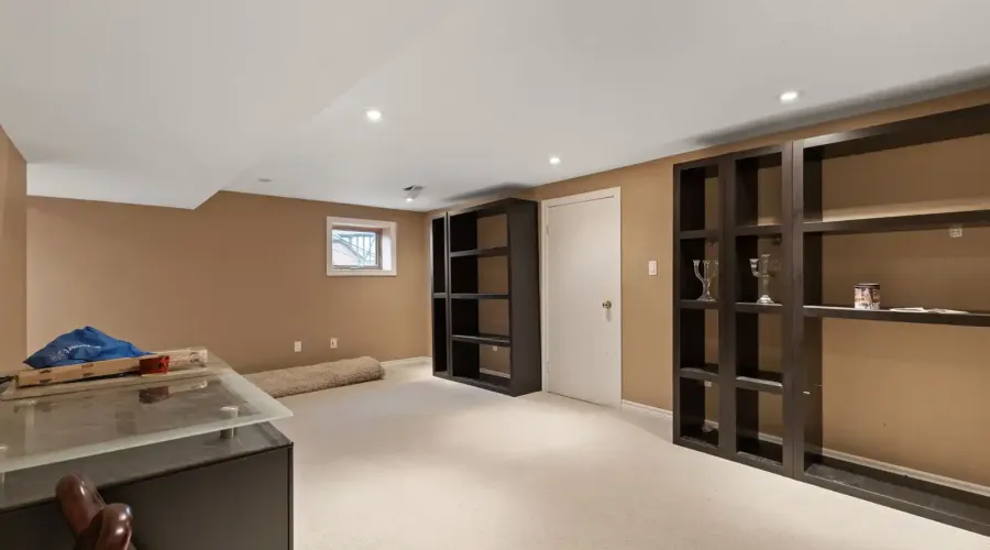 690 Meadow Wood Road, Mississauga, Ontario, L5J 2S6, Canada, 4 Bedrooms Bedrooms, ,3 BathroomsBathrooms,Residential,For Sale,Meadow Wood Road,1770194
