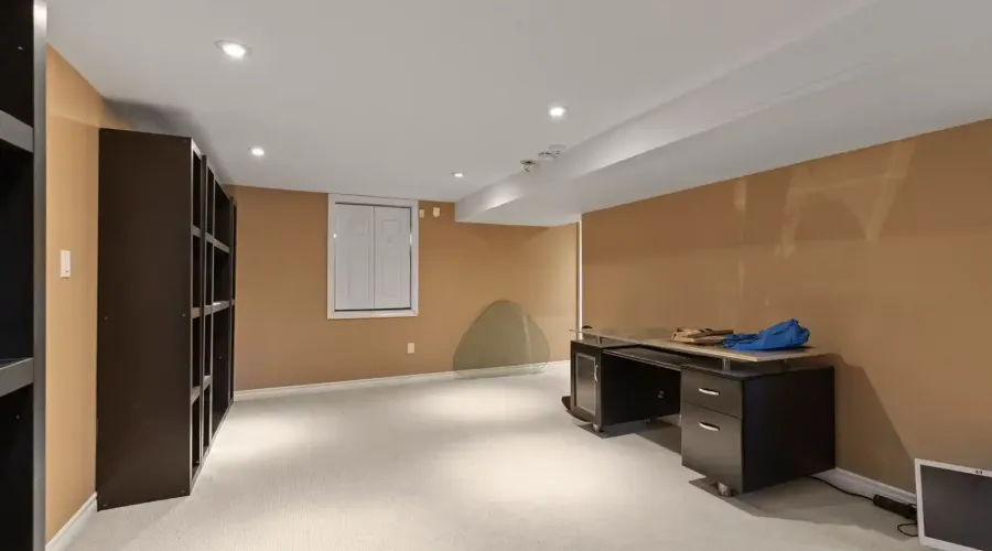 690 Meadow Wood Road, Mississauga, Ontario, L5J 2S6, Canada, 4 Bedrooms Bedrooms, ,3 BathroomsBathrooms,Residential,For Sale,Meadow Wood Road,1770194