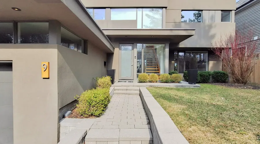 9 Fenwood Hts, Toronto, Ontario, Canada, 3 Bedrooms Bedrooms, ,3 BathroomsBathrooms,Residential,For Sale,Fenwood,1780470