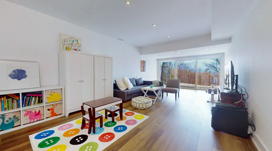 9 Fenwood Hts, Toronto, Ontario, Canada, 3 Bedrooms Bedrooms, ,3 BathroomsBathrooms,Residential,For Sale,Fenwood,1780470