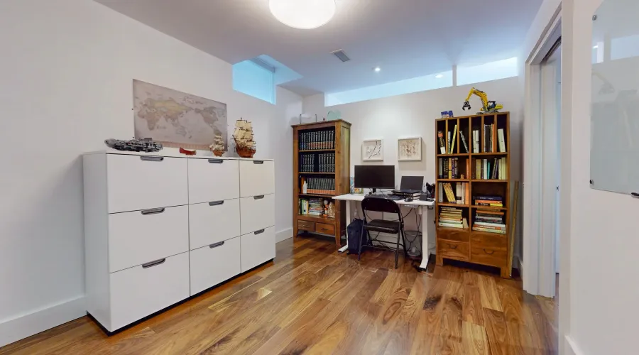 9 Fenwood Hts, Toronto, Ontario, Canada, 3 Bedrooms Bedrooms, ,3 BathroomsBathrooms,Residential,For Sale,Fenwood,1780470