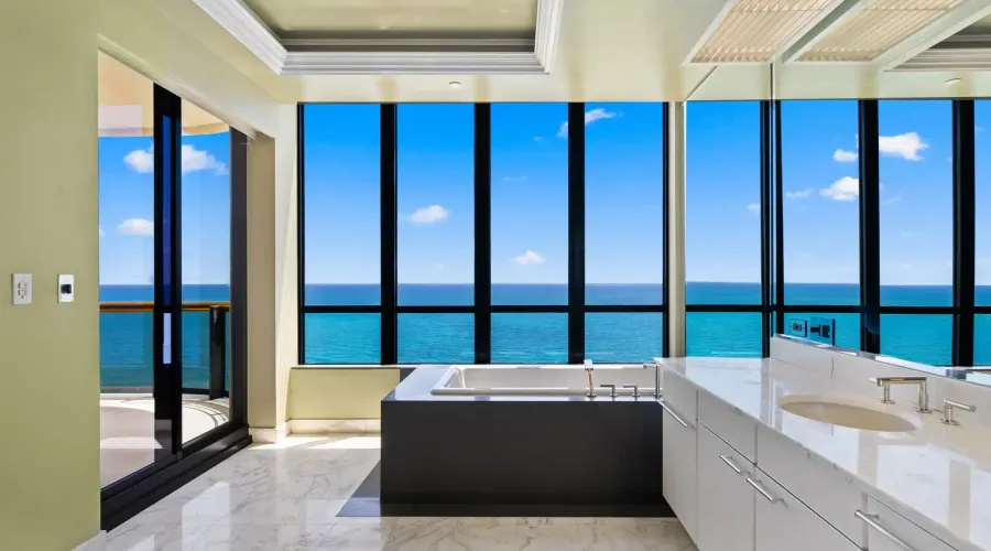9999 Collins Ave PH 3D, BAL HARBOUR, Florida, 33154, United States, 3 Bedrooms Bedrooms, ,4 BathroomsBathrooms,Condo,For Sale,BAL HARBOUR TOWER,Collins Ave PH 3D,23,1790287