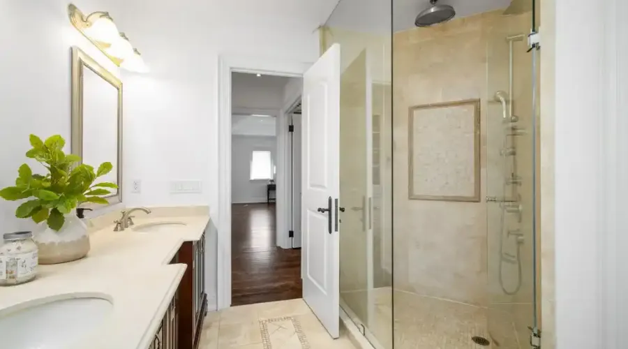 1173 Woodeden Drive, Mississauga, Ontario, L5H 2T7, Canada, 6 Bedrooms Bedrooms, ,6 BathroomsBathrooms,Residential,For Sale,Woodeden Drive,1795700