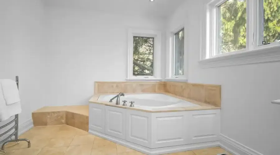 1173 Woodeden Drive, Mississauga, Ontario, L5H 2T7, Canada, 6 Bedrooms Bedrooms, ,6 BathroomsBathrooms,Residential,For Sale,Woodeden Drive,1795700