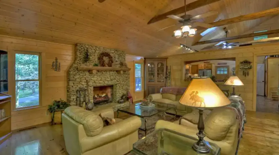 730 Riverside Lane, Blue Ridge, Georgia, 30513, United States, 4 Bedrooms Bedrooms, ,3 BathroomsBathrooms,Residential,For Sale,730 Riverside Lane,1797174