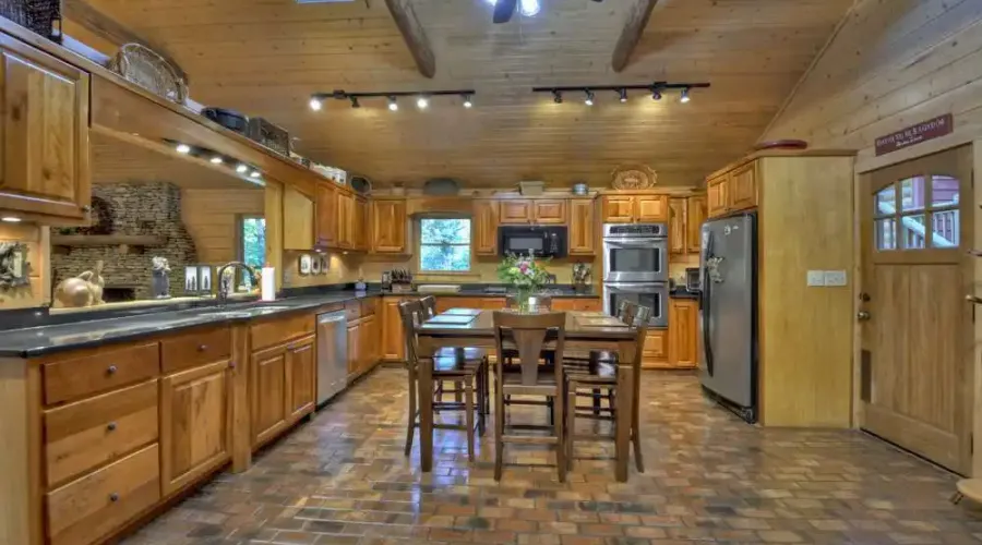 730 Riverside Lane, Blue Ridge, Georgia, 30513, United States, 4 Bedrooms Bedrooms, ,3 BathroomsBathrooms,Residential,For Sale,730 Riverside Lane,1797174
