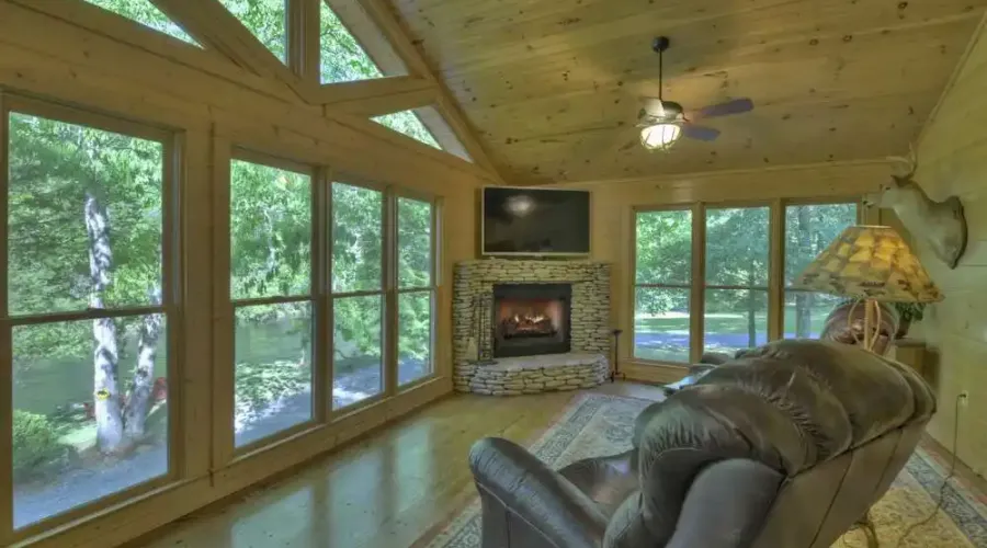 730 Riverside Lane, Blue Ridge, Georgia, 30513, United States, 4 Bedrooms Bedrooms, ,3 BathroomsBathrooms,Residential,For Sale,730 Riverside Lane,1797174