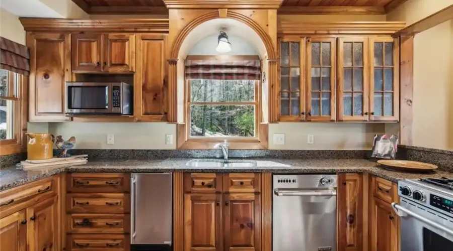 124 River Shoals Road, Ellijay, Georgia, 30536, United States, 5 Bedrooms Bedrooms, ,4 BathroomsBathrooms,Residential,For Sale,124 River Shoals Road,1797407