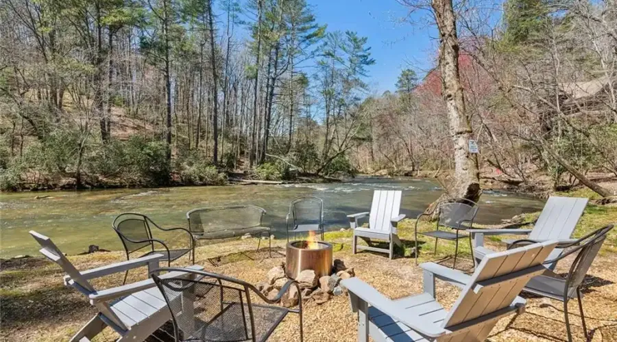 124 River Shoals Road, Ellijay, Georgia, 30536, United States, 5 Bedrooms Bedrooms, ,4 BathroomsBathrooms,Residential,For Sale,124 River Shoals Road,1797407
