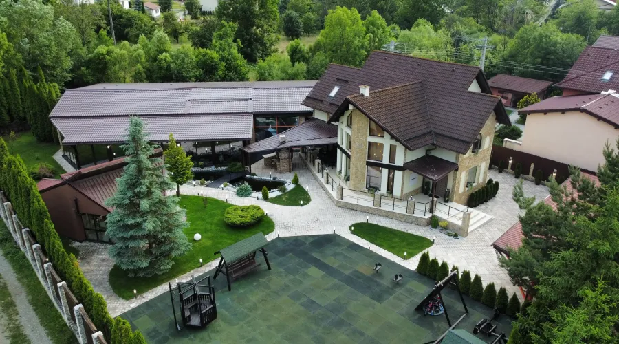 12 Strada Liviu Popovici, Comuna Bran, 507025, Romania, 5 Bedrooms Bedrooms, ,7 BathroomsBathrooms,Residential,For Sale,Strada Liviu Popovici,1811756