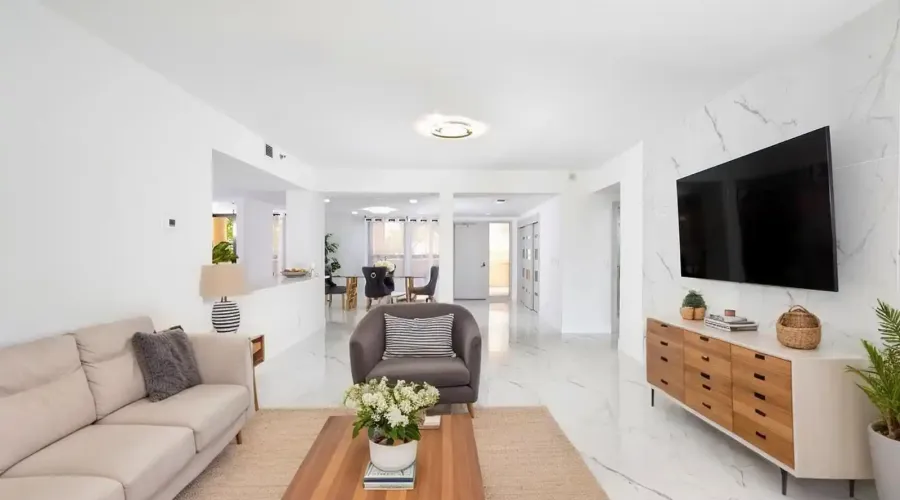 1255 N Gulfstream Ave, Sarasota, Florida, 34236, United States, 3 Bedrooms Bedrooms, 6 Rooms Rooms,3 BathroomsBathrooms,Condo,For Sale,Bay Plaza,Gulfstream ,4,1820298