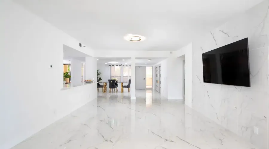 1255 N Gulfstream Ave, Sarasota, Florida, 34236, United States, 3 Bedrooms Bedrooms, 6 Rooms Rooms,3 BathroomsBathrooms,Condo,For Sale,Bay Plaza,Gulfstream ,4,1820298