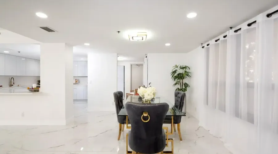 1255 N Gulfstream Ave, Sarasota, Florida, 34236, United States, 3 Bedrooms Bedrooms, 6 Rooms Rooms,3 BathroomsBathrooms,Condo,For Sale,Bay Plaza,Gulfstream ,4,1820298
