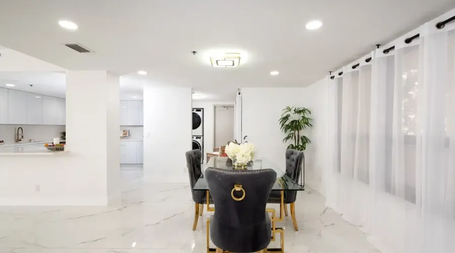 1255 N Gulfstream Ave, Sarasota, Florida, 34236, United States, 3 Bedrooms Bedrooms, 6 Rooms Rooms,3 BathroomsBathrooms,Condo,For Sale,Bay Plaza,Gulfstream ,4,1820298