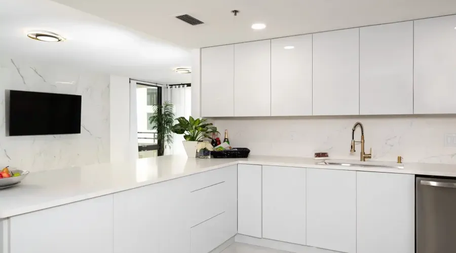 1255 N Gulfstream Ave, Sarasota, Florida, 34236, United States, 3 Bedrooms Bedrooms, 6 Rooms Rooms,3 BathroomsBathrooms,Condo,For Sale,Bay Plaza,Gulfstream ,4,1820298