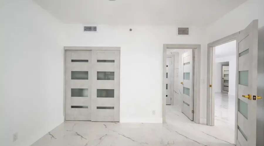 1255 N Gulfstream Ave, Sarasota, Florida, 34236, United States, 3 Bedrooms Bedrooms, 6 Rooms Rooms,3 BathroomsBathrooms,Condo,For Sale,Bay Plaza,Gulfstream ,4,1820298