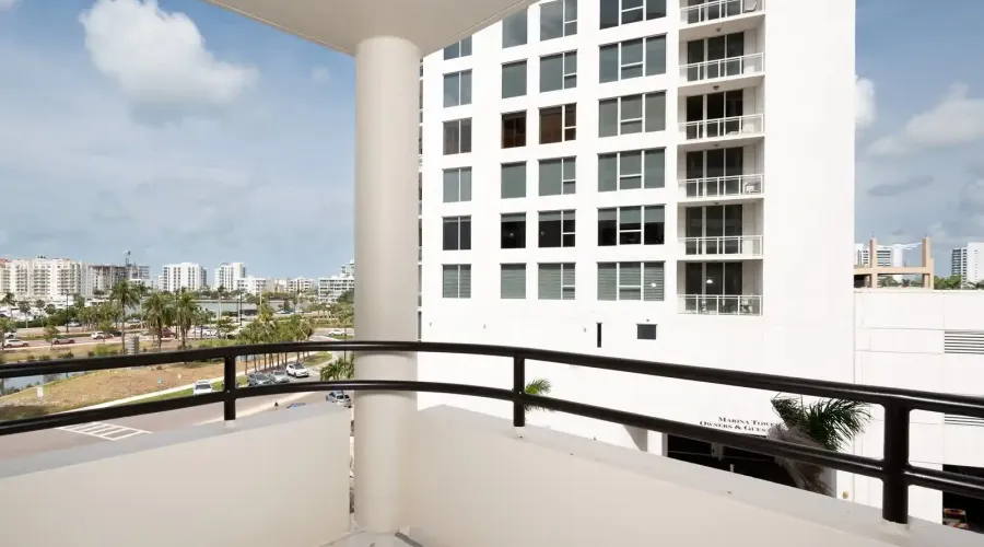 1255 N Gulfstream Ave, Sarasota, Florida, 34236, United States, 3 Bedrooms Bedrooms, 6 Rooms Rooms,3 BathroomsBathrooms,Condo,For Sale,Bay Plaza,Gulfstream ,4,1820298