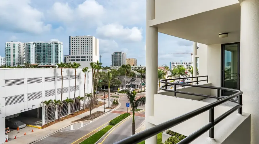 1255 N Gulfstream Ave, Sarasota, Florida, 34236, United States, 3 Bedrooms Bedrooms, 6 Rooms Rooms,3 BathroomsBathrooms,Condo,For Sale,Bay Plaza,Gulfstream ,4,1820298