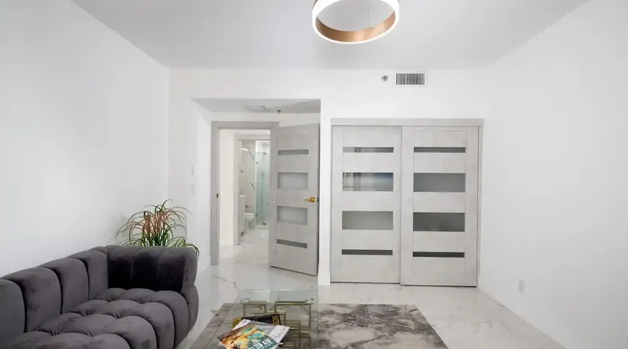 1255 N Gulfstream Ave, Sarasota, Florida, 34236, United States, 3 Bedrooms Bedrooms, 6 Rooms Rooms,3 BathroomsBathrooms,Condo,For Sale,Bay Plaza,Gulfstream ,4,1820298