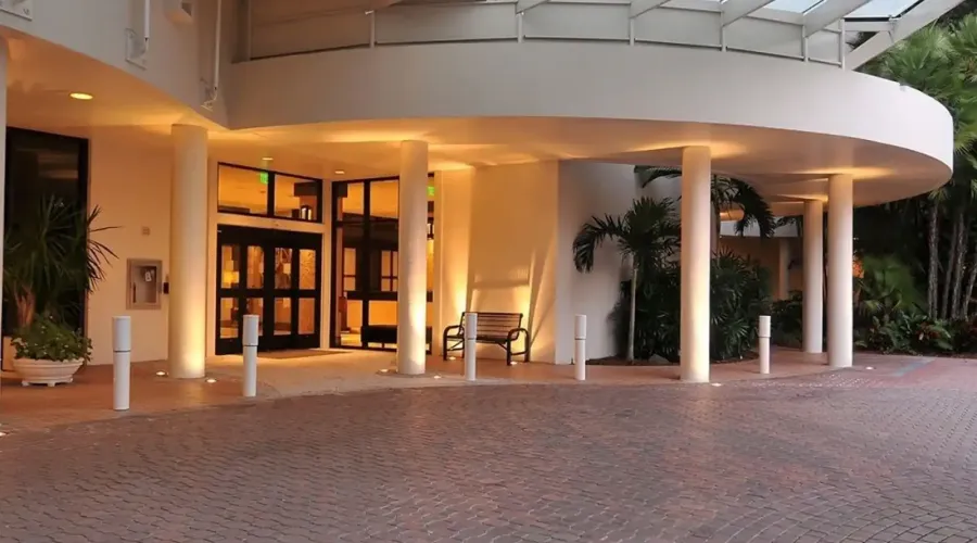 1255 N Gulfstream Ave, Sarasota, Florida, 34236, United States, 3 Bedrooms Bedrooms, 6 Rooms Rooms,3 BathroomsBathrooms,Condo,For Sale,Bay Plaza,Gulfstream ,4,1820298