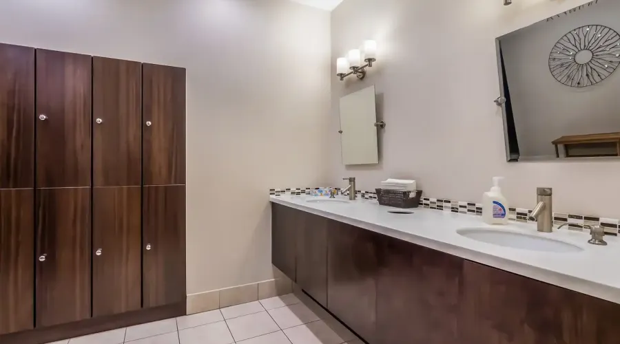 1255 N Gulfstream Ave, Sarasota, Florida, 34236, United States, 3 Bedrooms Bedrooms, 6 Rooms Rooms,3 BathroomsBathrooms,Condo,For Sale,Bay Plaza,Gulfstream ,4,1820298