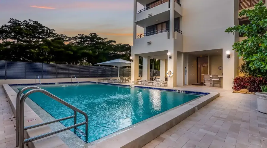 1255 N Gulfstream Ave, Sarasota, Florida, 34236, United States, 3 Bedrooms Bedrooms, 6 Rooms Rooms,3 BathroomsBathrooms,Condo,For Sale,Bay Plaza,Gulfstream ,4,1820298
