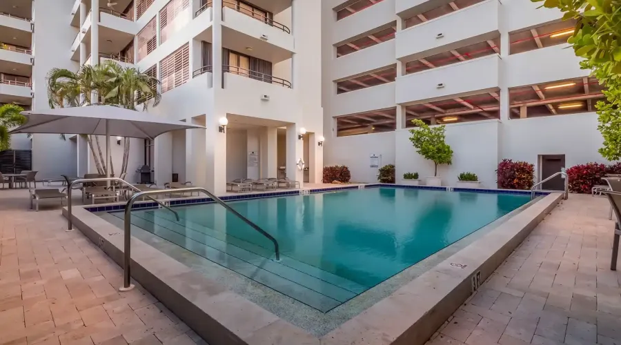 1255 N Gulfstream Ave, Sarasota, Florida, 34236, United States, 3 Bedrooms Bedrooms, 6 Rooms Rooms,3 BathroomsBathrooms,Condo,For Sale,Bay Plaza,Gulfstream ,4,1820298
