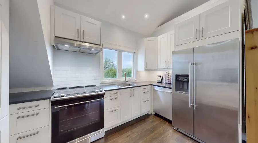 6 Macleod Estate Crt, Richmond Hill, Ontario, Canada, 2 Bedrooms Bedrooms, 5 Rooms Rooms,3 BathroomsBathrooms,Residential,For Sale,Macleod Estate,1824046